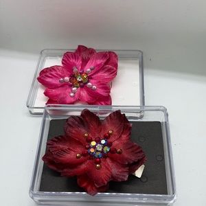 2 Tarina Tarantino flower barrettes